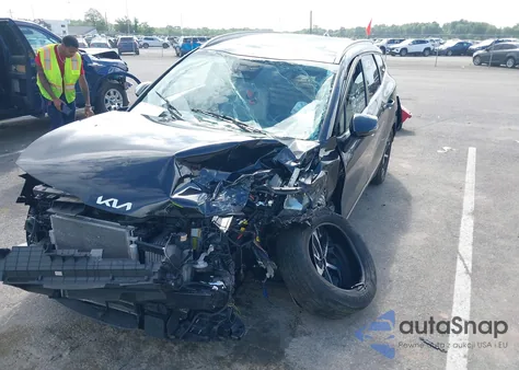 2023 Kia Sportage Hybrid Ex z USA, uszkodzony, nr VIN KNDPVCAG9P7026630